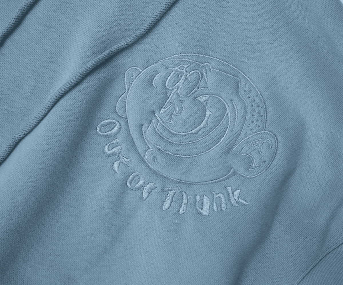 아웃 오브 트렁크(OUT OF TRUNK) Mutt Character Hoodie (Sky Blue)