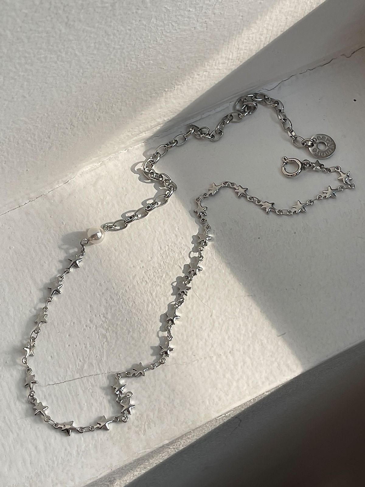 펄리모어(PEARLY MORE) 스태리 초커 목걸이