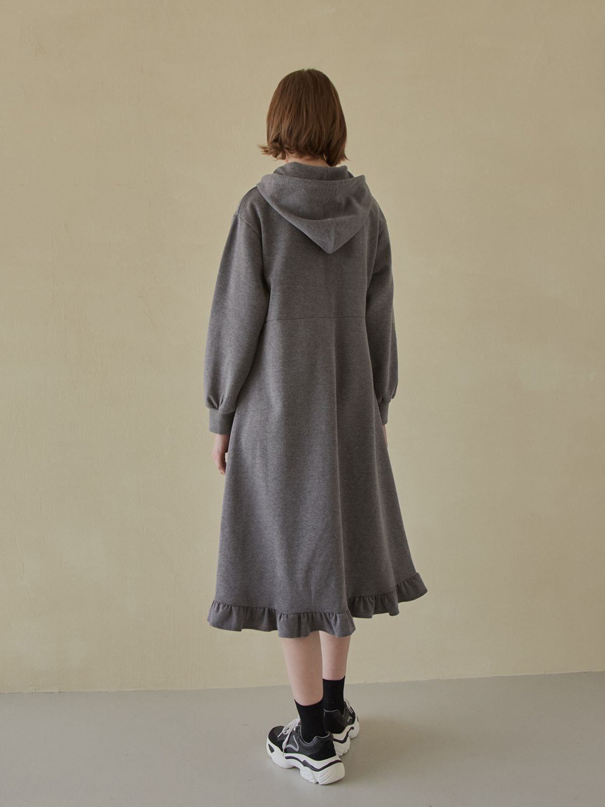 아방(AVANT-G) Hooded Frill Long Dress - Charcoal (기모버젼)