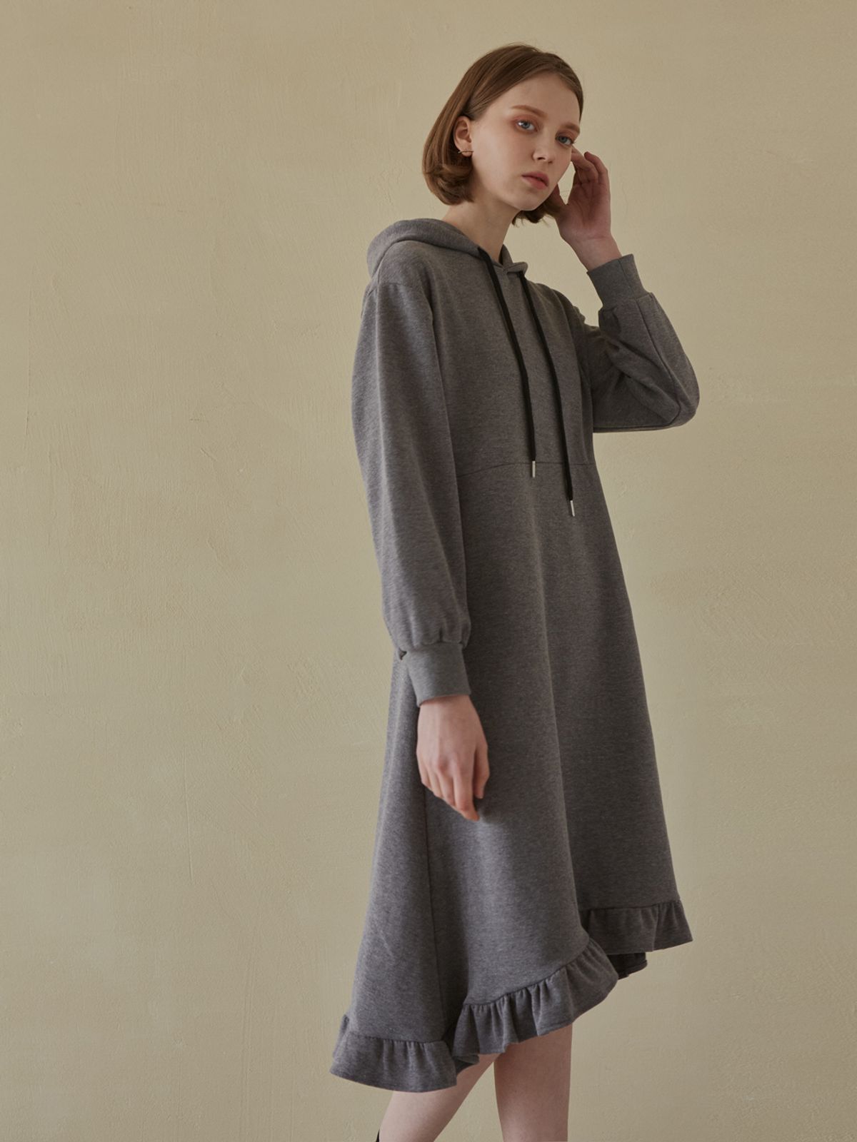 아방(AVANT-G) Hooded Frill Long Dress - Charcoal (기모버젼)