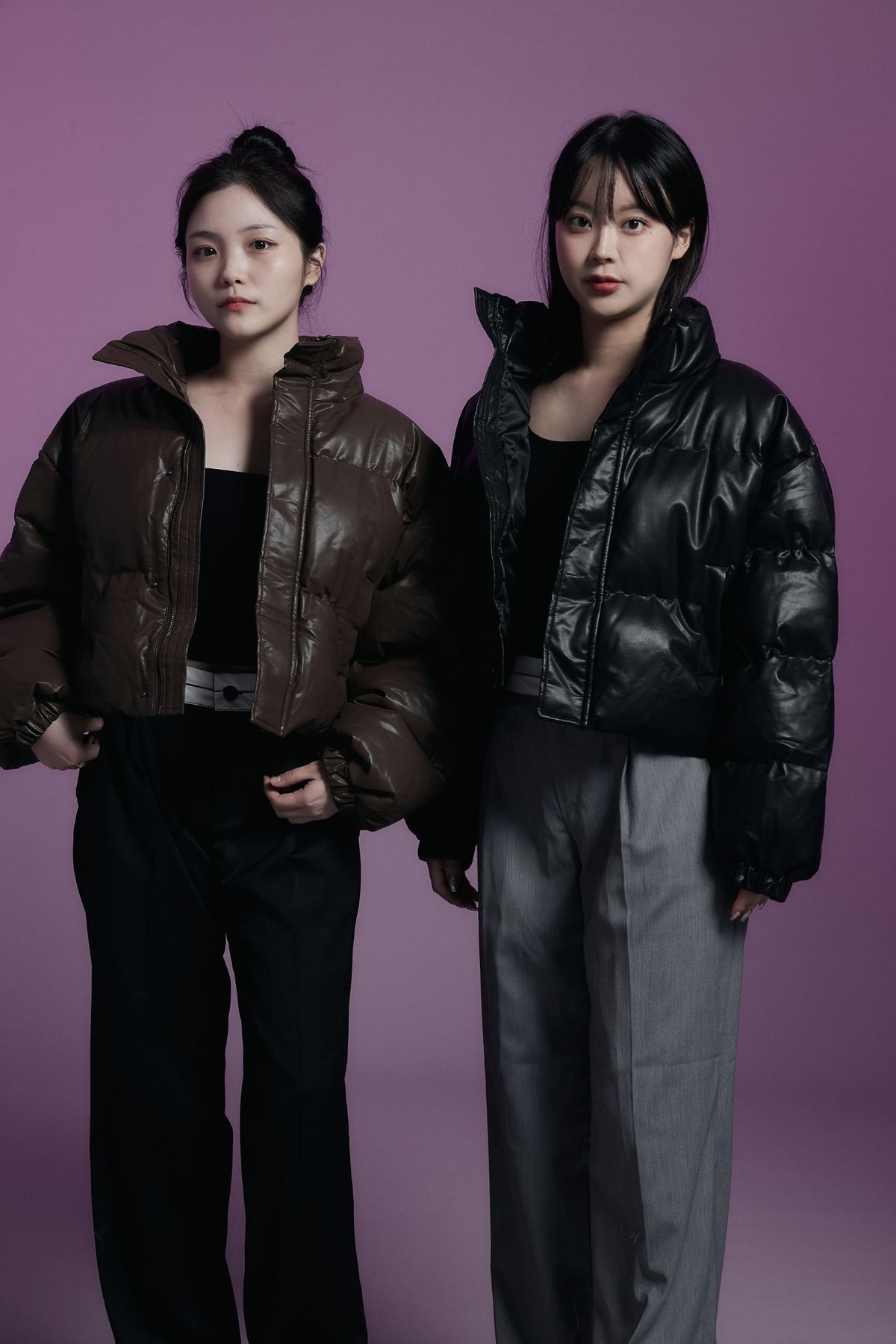 어퍼스트로피 콤마(APOSTROPHE COMMA) 레더 크롭 숏 패딩 (블랙)