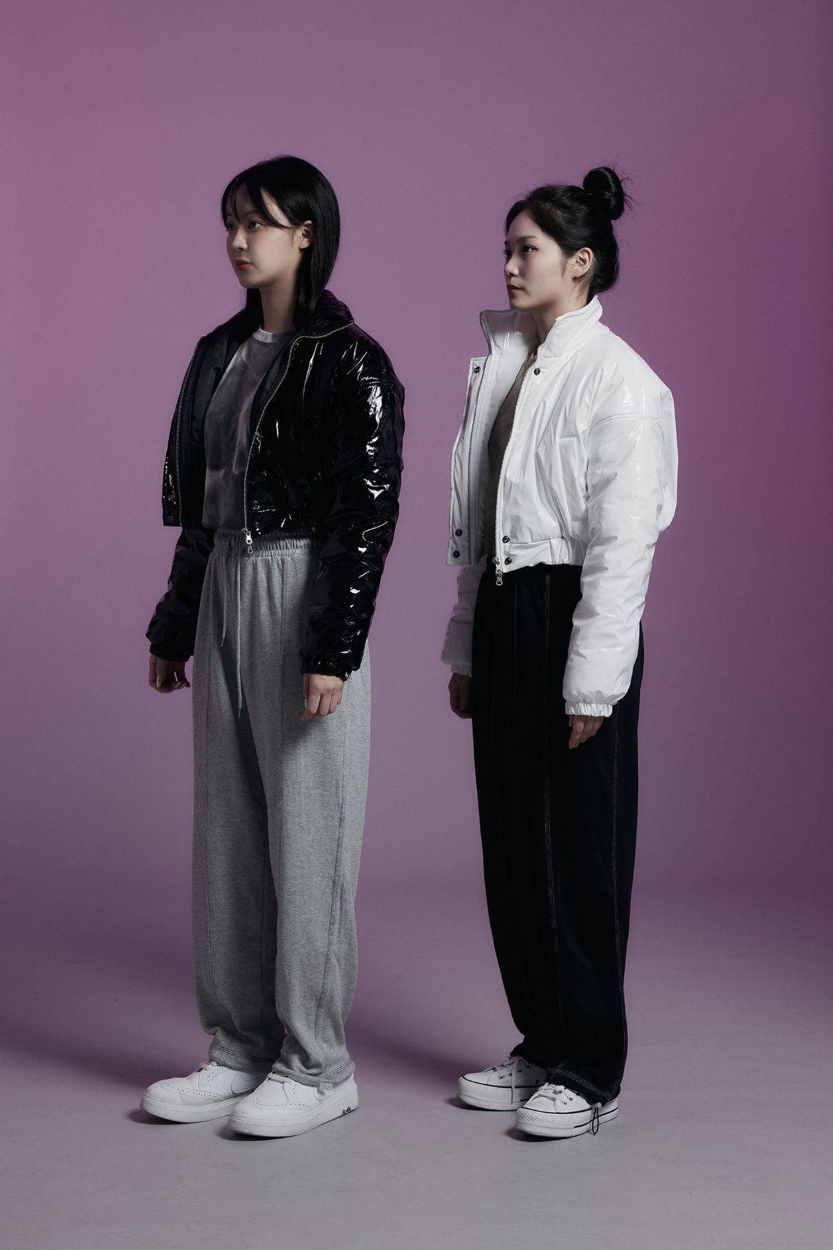 어퍼스트로피 콤마(APOSTROPHE COMMA) 하이글로시 숏 패딩 점퍼 (화이트)