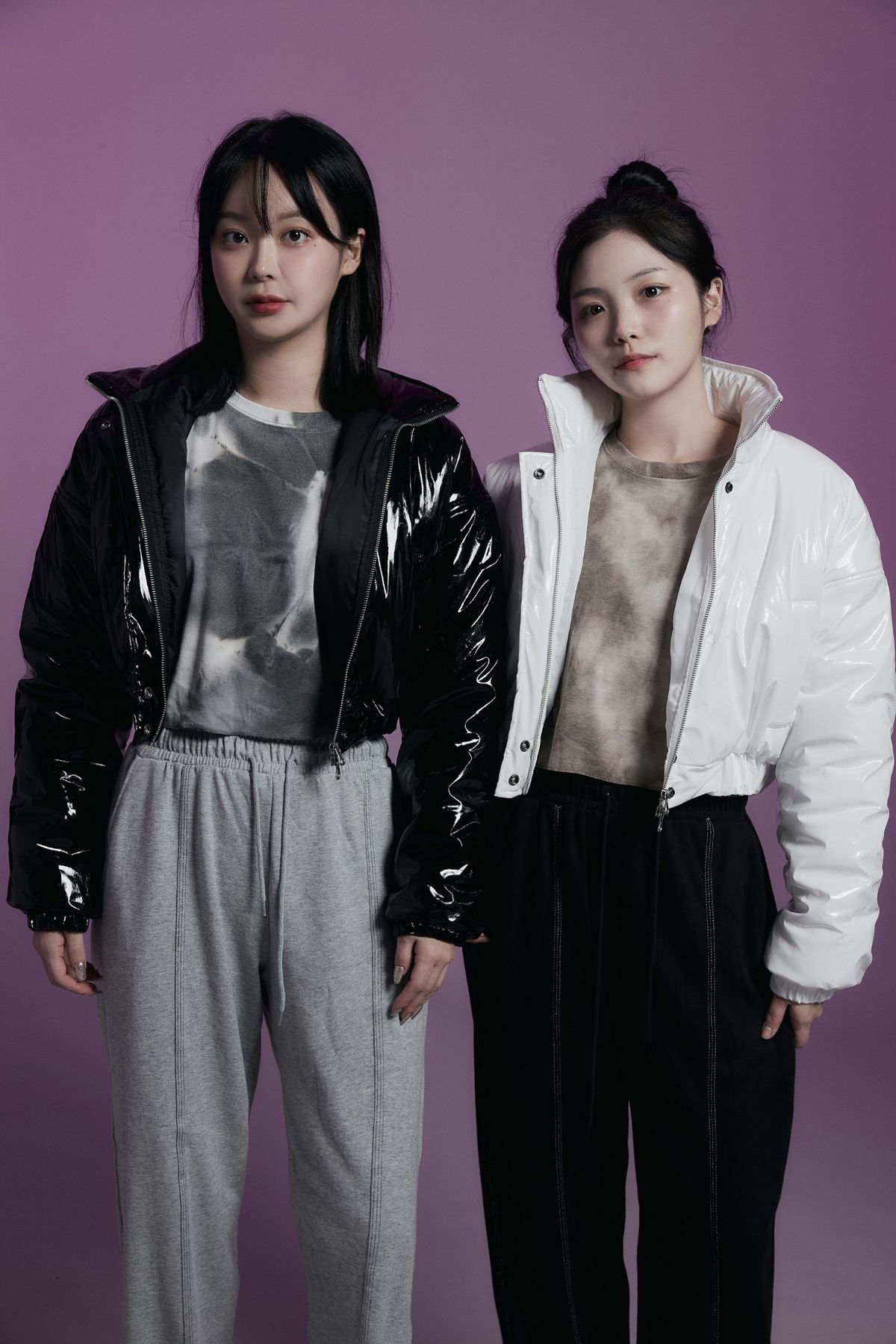 어퍼스트로피 콤마(APOSTROPHE COMMA) 하이글로시 숏 패딩 점퍼 (블랙)