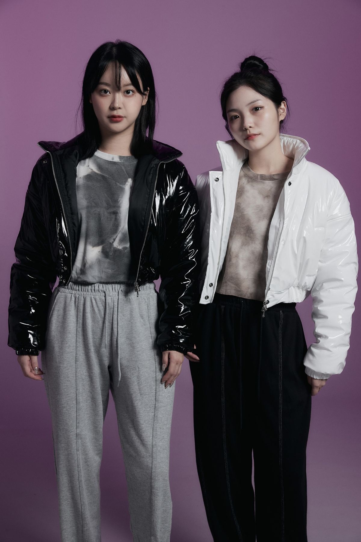 어퍼스트로피 콤마(APOSTROPHE COMMA) 하이글로시 숏 패딩 점퍼 (블랙)