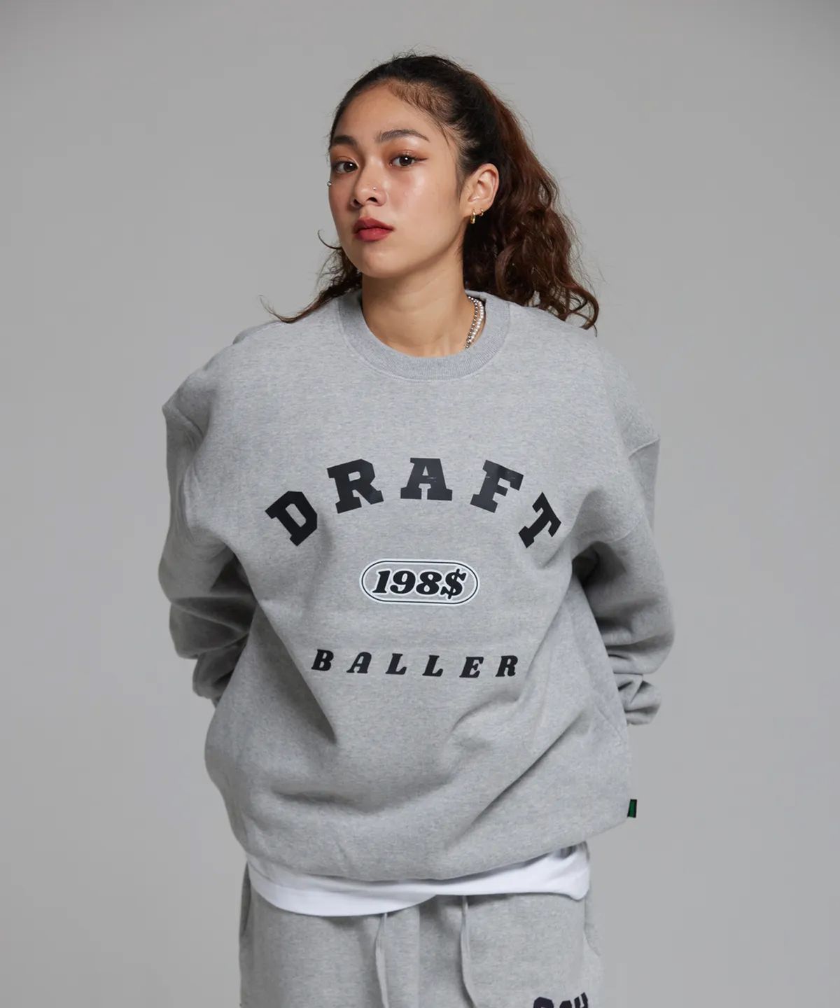 크림소다랩(CREAM SODA LAB) 198$ 드래프트 아크 볼러 오버핏 맨투맨 그레이
