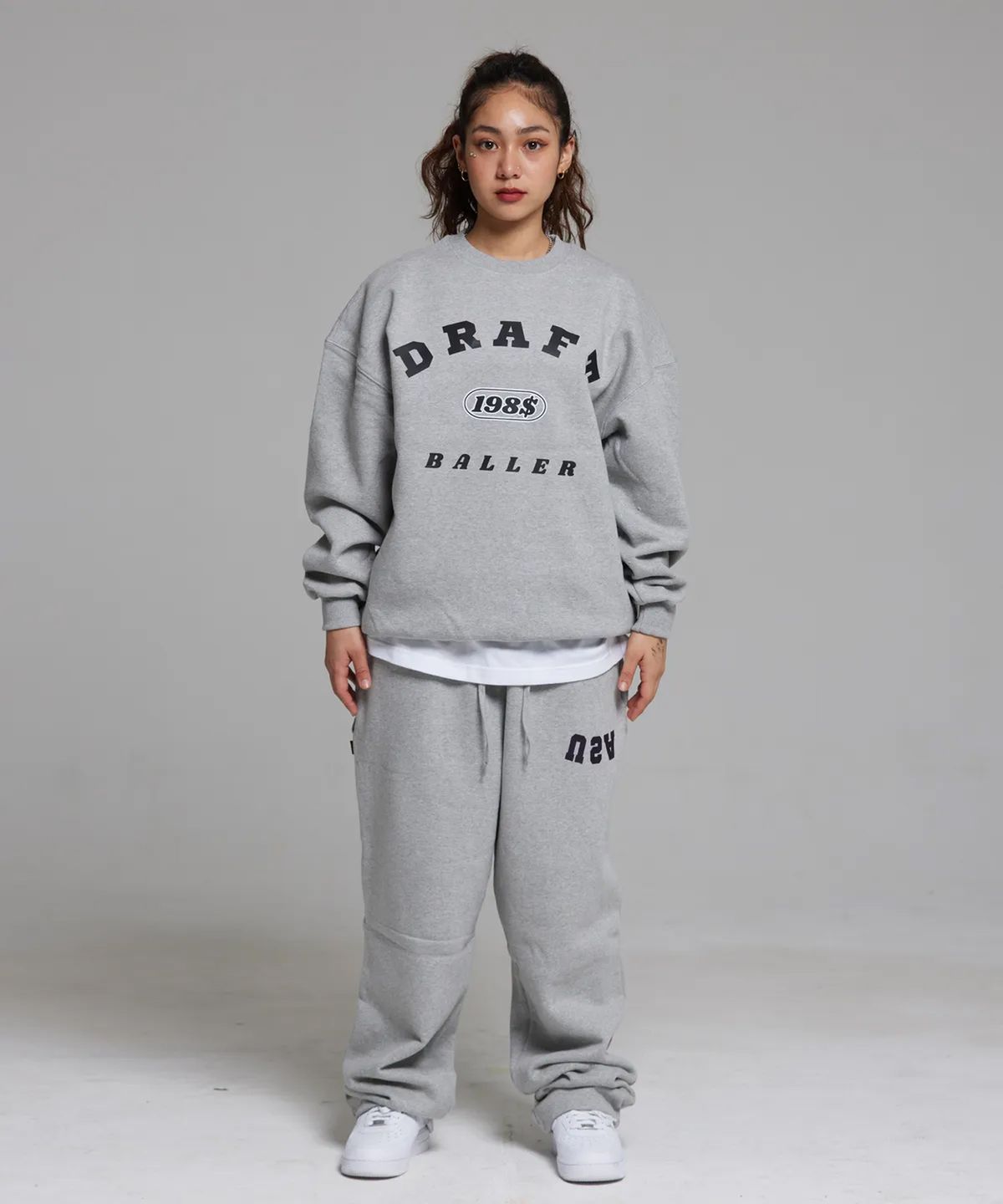 크림소다랩(CREAM SODA LAB) 198$ 드래프트 아크 볼러 오버핏 맨투맨 그레이