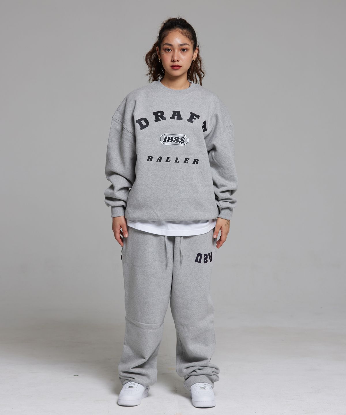 크림소다랩(CREAM SODA LAB) 198$ 드래프트 아크 볼러 오버핏 맨투맨 그레이