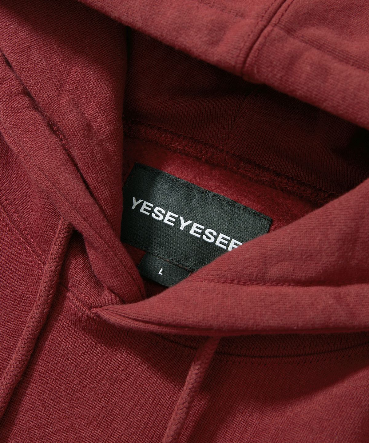 예스아이씨(YESEYESEE) Christmas Arch Logo Hoodie Cherry