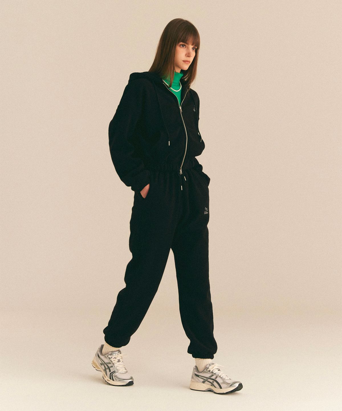 필로소피(FEEL LOW SOPHIE) 로고 플리스 후드 집업 블랙