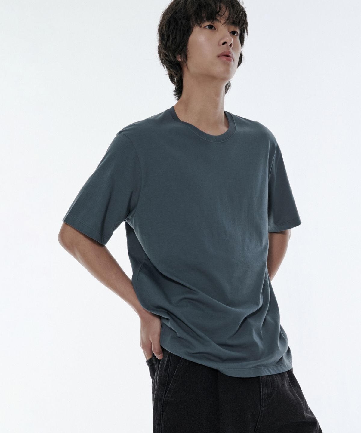 무신사 스탠다드(MUSINSA STANDARD) [쿨탠다드] 베이식 크루 넥 티셔츠 [피콕 블루]
