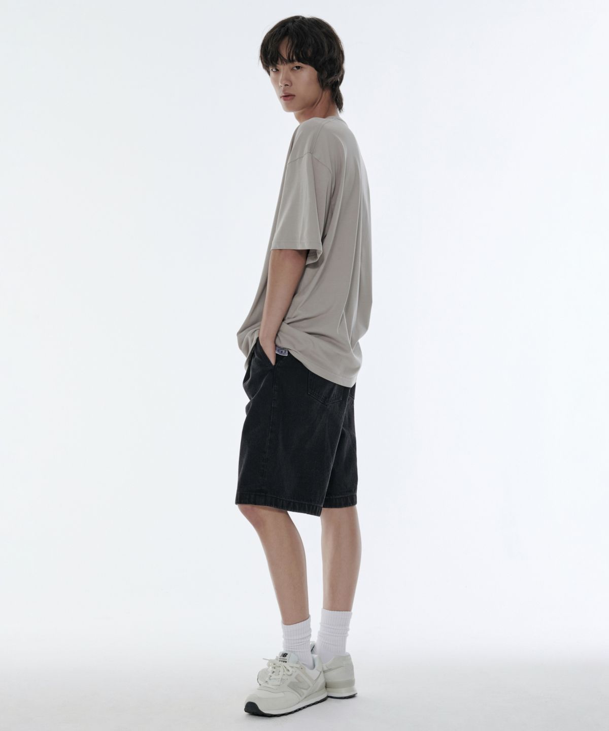 무신사 스탠다드(MUSINSA STANDARD) [쿨탠다드] 오버사이즈 크루 넥 티셔츠 [머쉬룸]