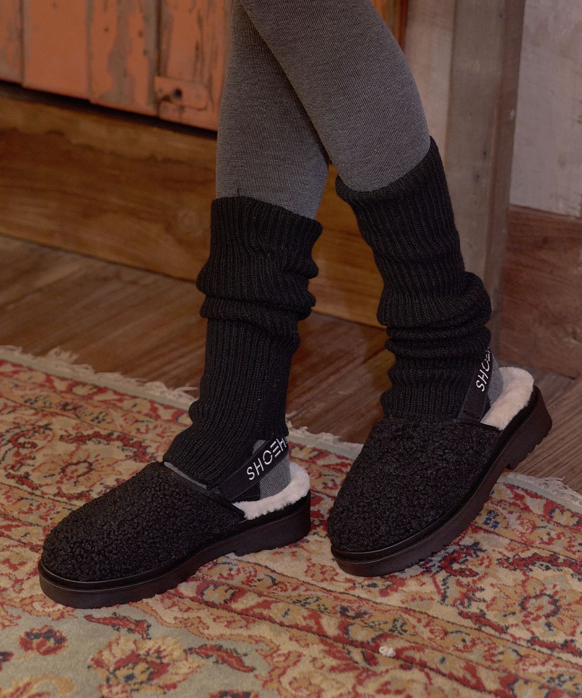 슈하이(SHOEHI) 엠브리 퍼 스트랩 클로그_B2400(2 Colors)