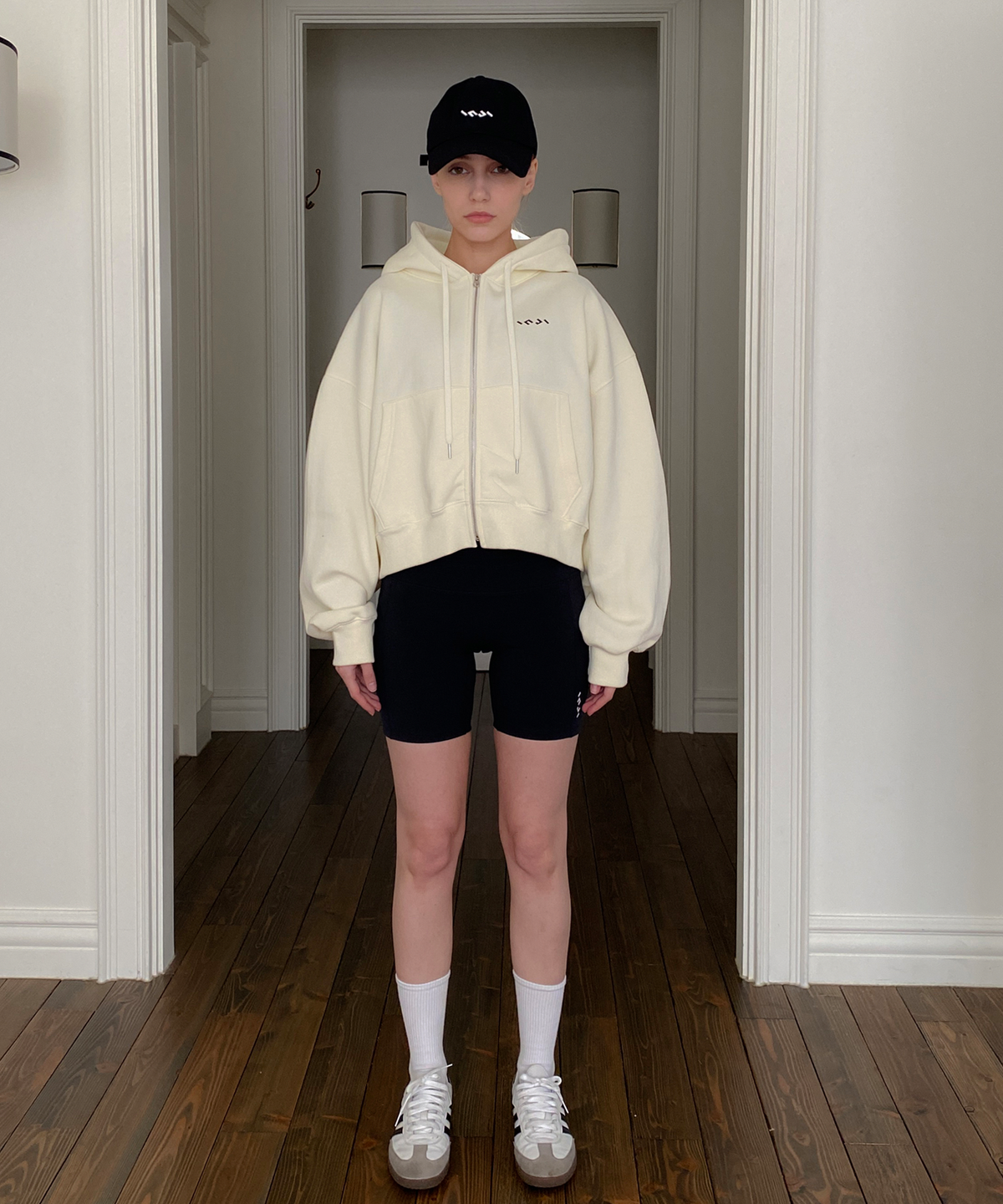 인지액티브(INJIACTIVE) Active Crop Hoody Zip-Up 버터크림