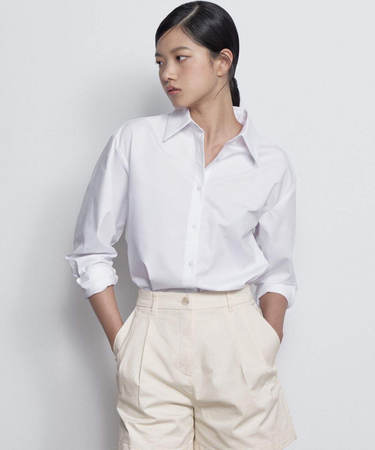 무신사 스탠다드 우먼(MUSINSA STANDARD WOMAN) 우먼즈 투 턱 와이드 치노 쇼츠 [크림]