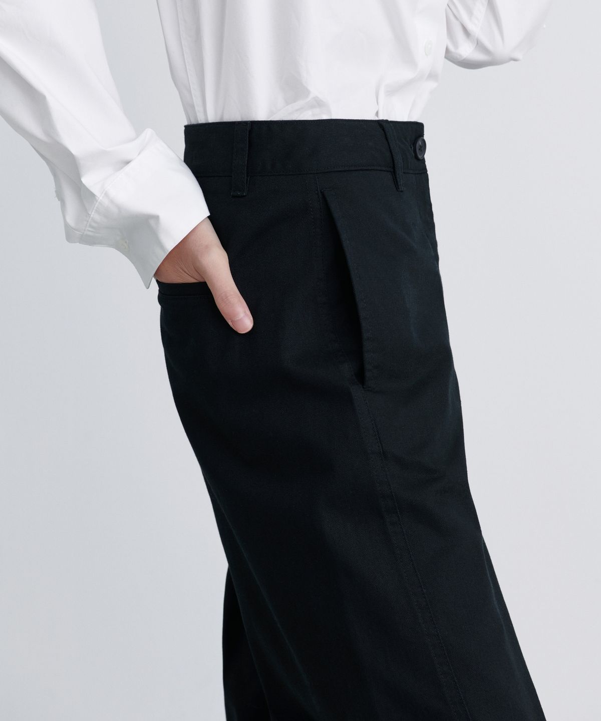 무신사 스탠다드 우먼(MUSINSA STANDARD WOMAN) 우먼즈 트위스트 치노 팬츠 [블랙]