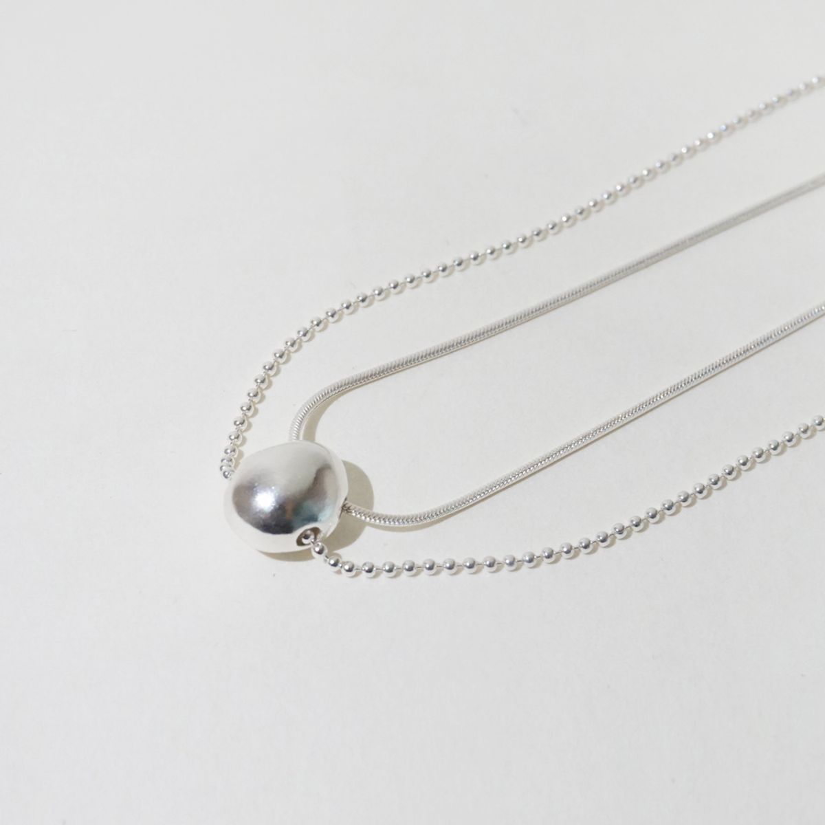 스틸 인스턴트(STILL INSTANT) Round Hole & Forms - Necklace 07 (2colors)