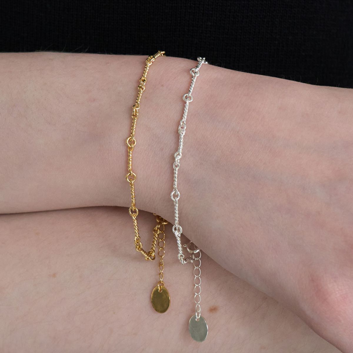 스틸 인스턴트(STILL INSTANT) Round Hole & Forms - Bracelet 01 (2colors)