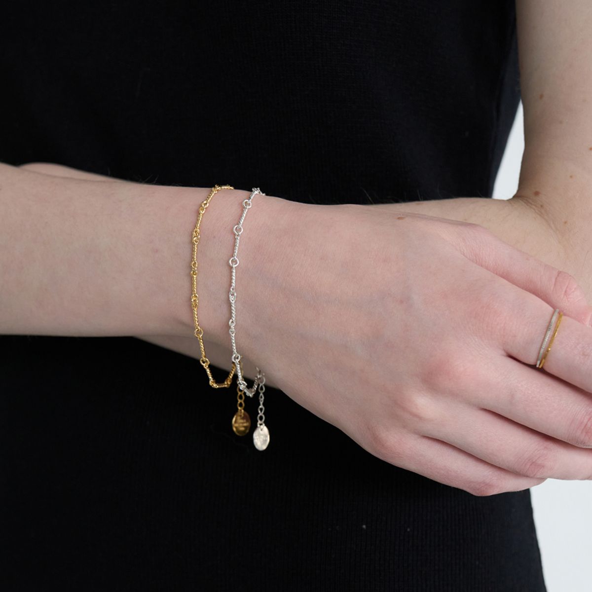 스틸 인스턴트(STILL INSTANT) Round Hole & Forms - Bracelet 01 (2colors)