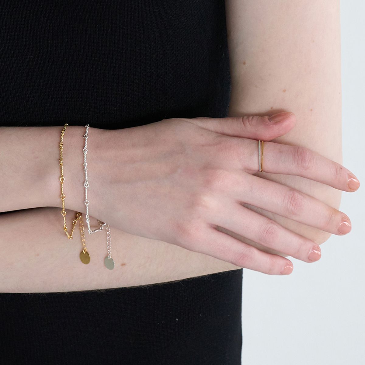 스틸 인스턴트(STILL INSTANT) Round Hole & Forms - Bracelet 01 (2colors)
