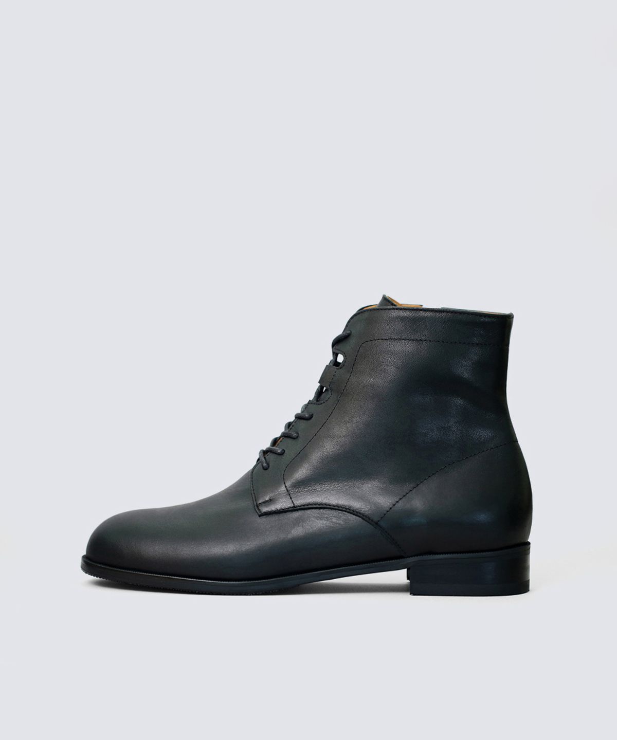 흰(HEENN) Side Zip Derby Boots . Black (W/ Vibram)