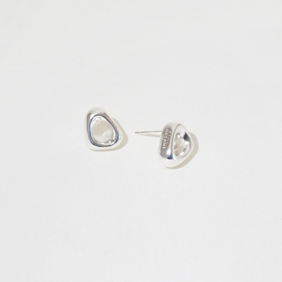 스틸 인스턴트(STILL INSTANT) Round Hole & Forms - Earring 06 (2colors)