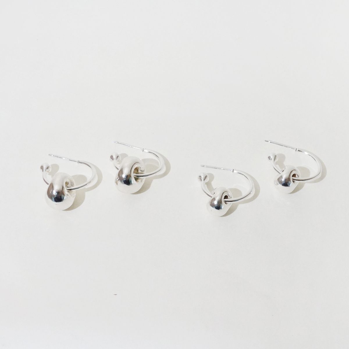 스틸 인스턴트(STILL INSTANT) Round Hole & Forms - Earring 03 (2colors)