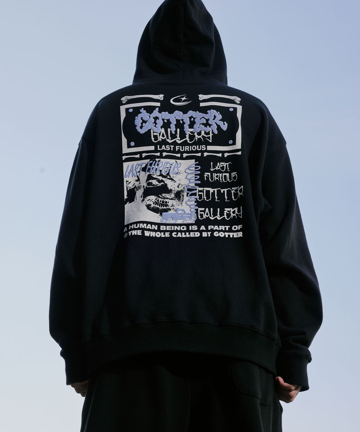 가터갤러리(GOTTER GALLERY) EMBOSS PRINT HOODIE_BK(기모)
