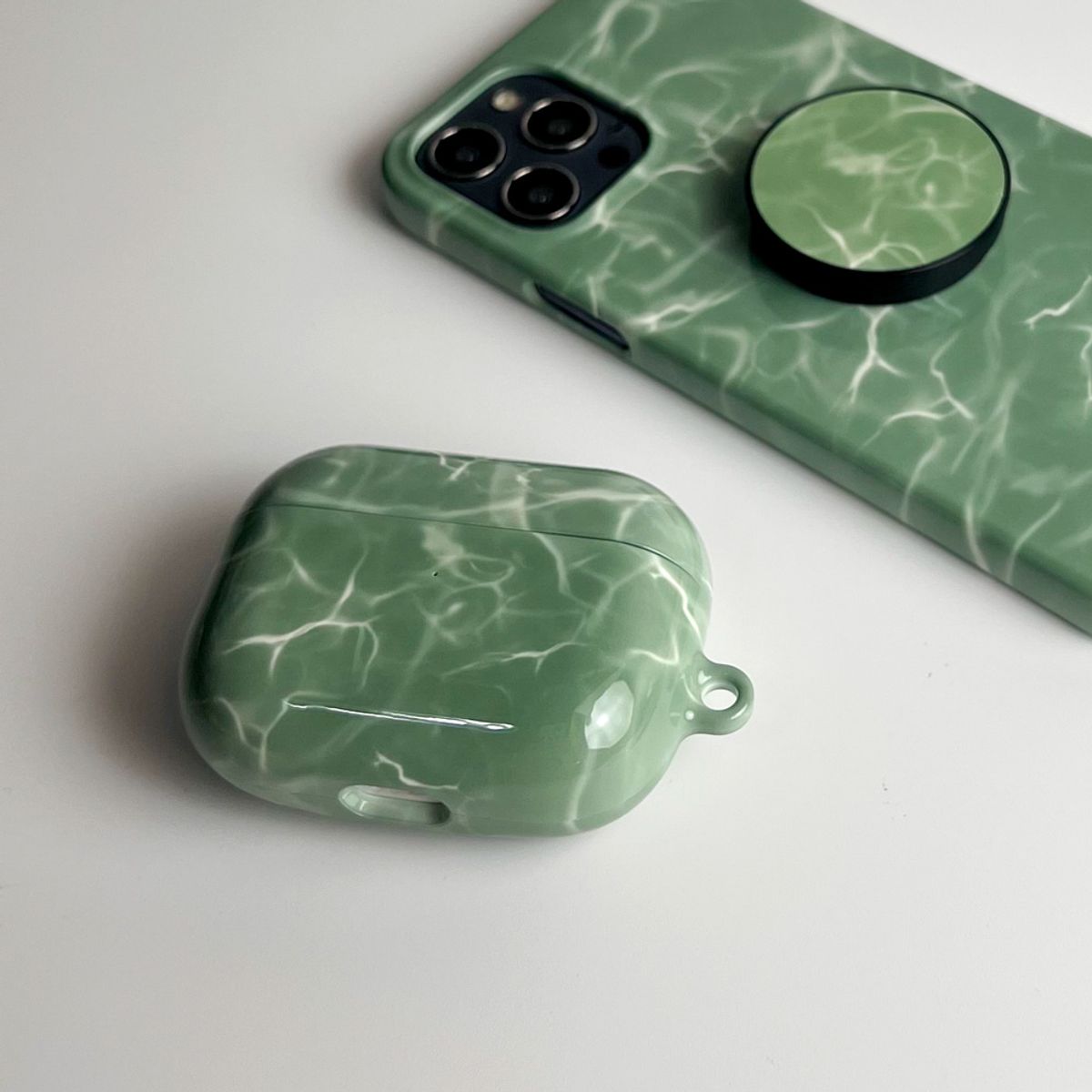 에이쓰리비쓰리(A3B3) (Airpods Case) Blur 01