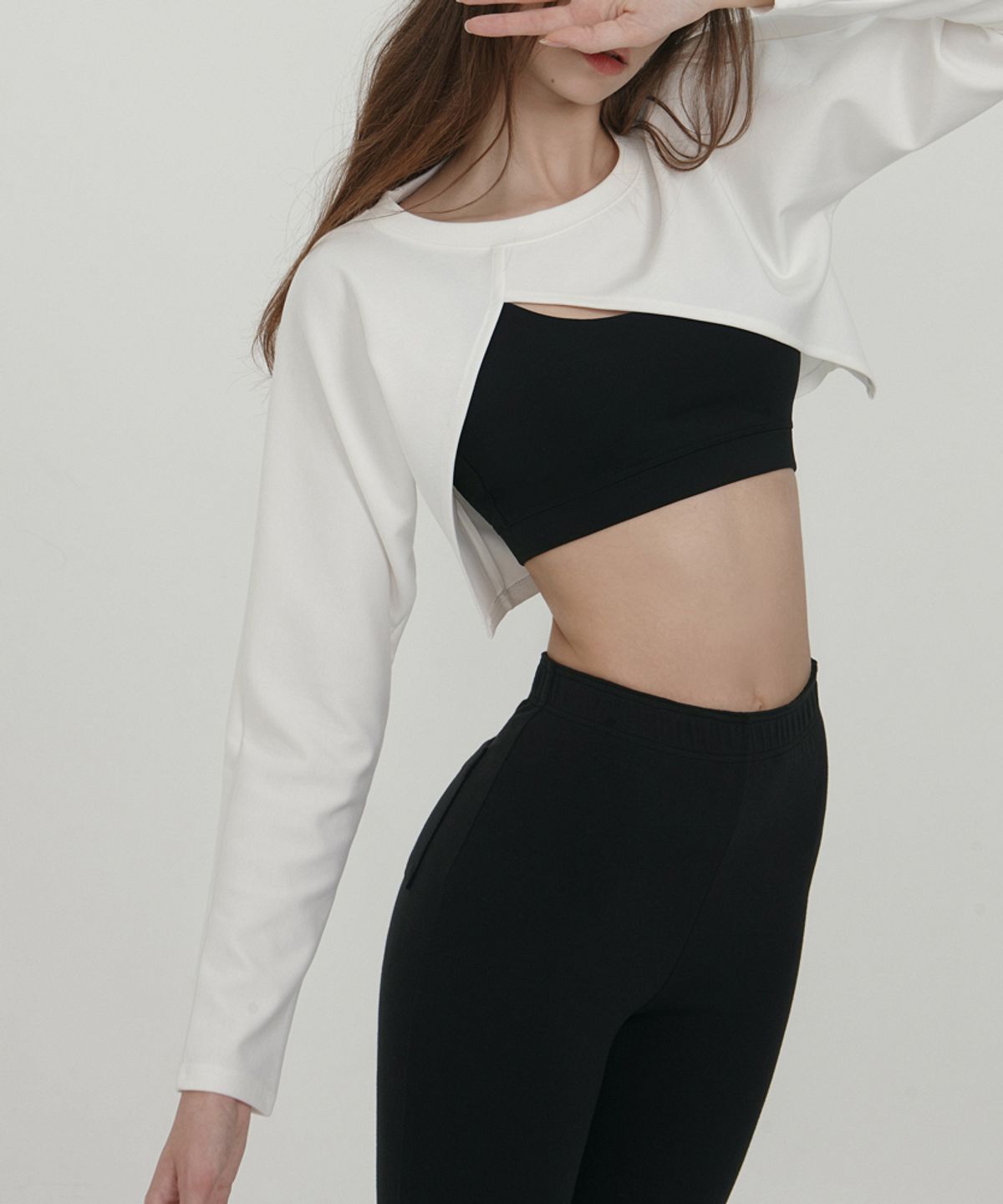 데비웨어(DEVIWEAR) 언밸런스 브이 볼레로 DEVI-T0088-아이보리