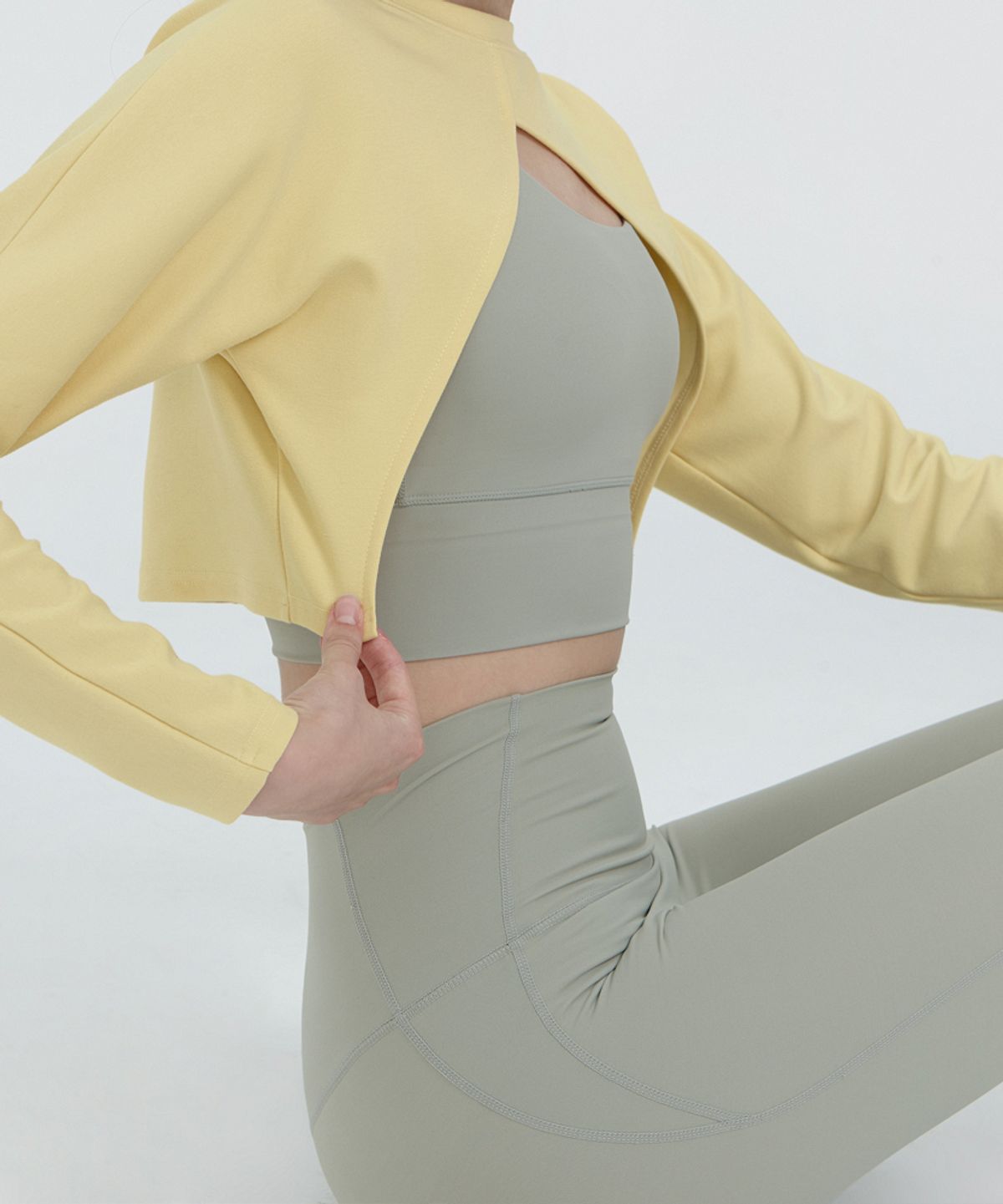 데비웨어(DEVIWEAR) 언밸런스 브이 볼레로 DEVI-T0088-크림레몬
