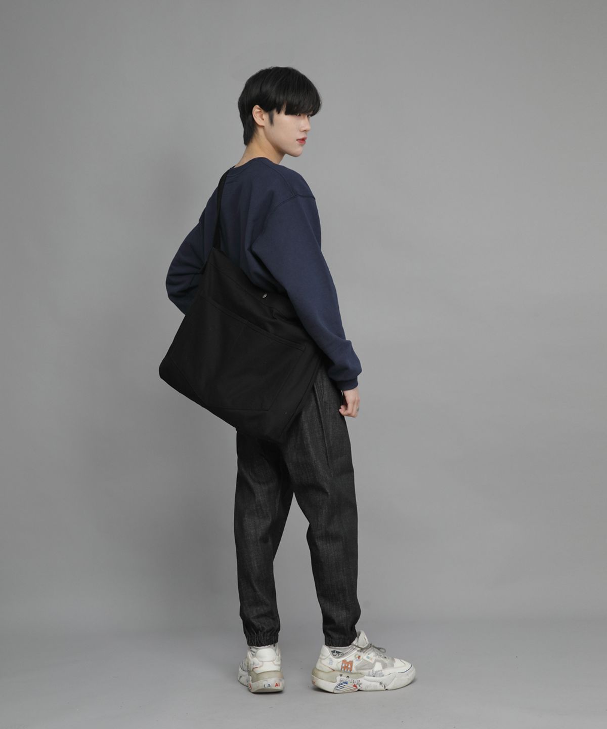 세인트크루(SAINTCREW) 펜타곤 포켓 빅사이즈 크로스백 PPC-115 블랙