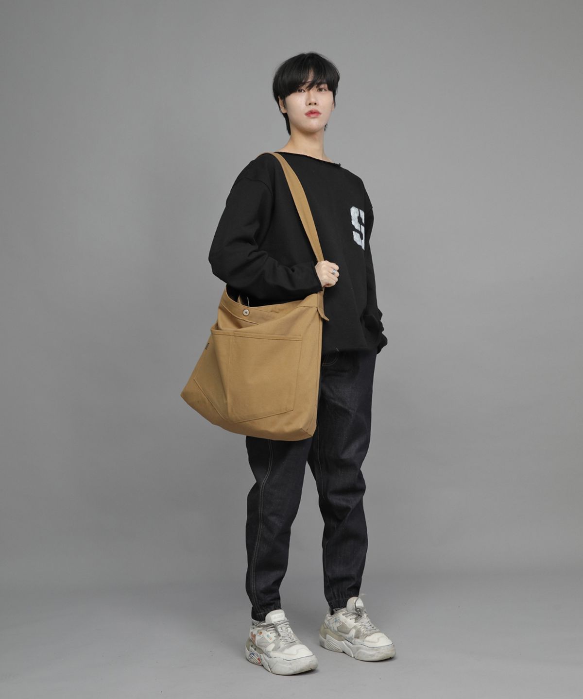 세인트크루(SAINTCREW) 펜타곤 포켓 빅사이즈 크로스백 PPC-115 카멜
