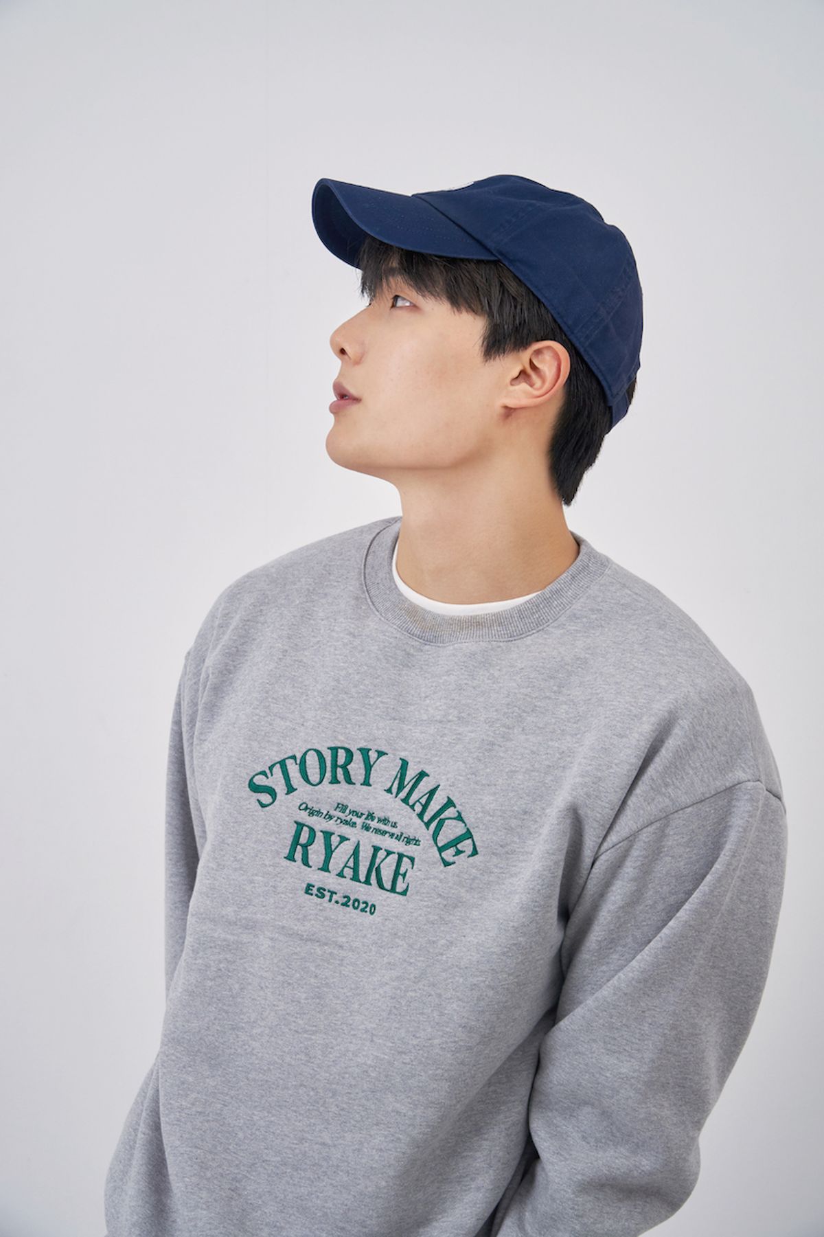 리에이크(RYAKE) 오리진 라운드넥 맨투맨 그레이