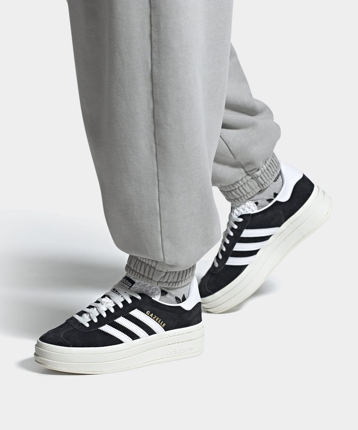 아디다스(ADIDAS) 가젤 볼드- 블랙:화이트 / HQ6912
