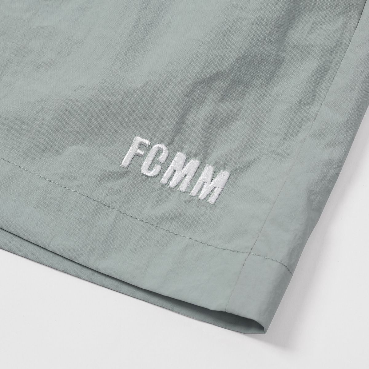 에프씨엠엠(FCMM) 나일론 크랙 쇼츠 - 다크 락 그레이
