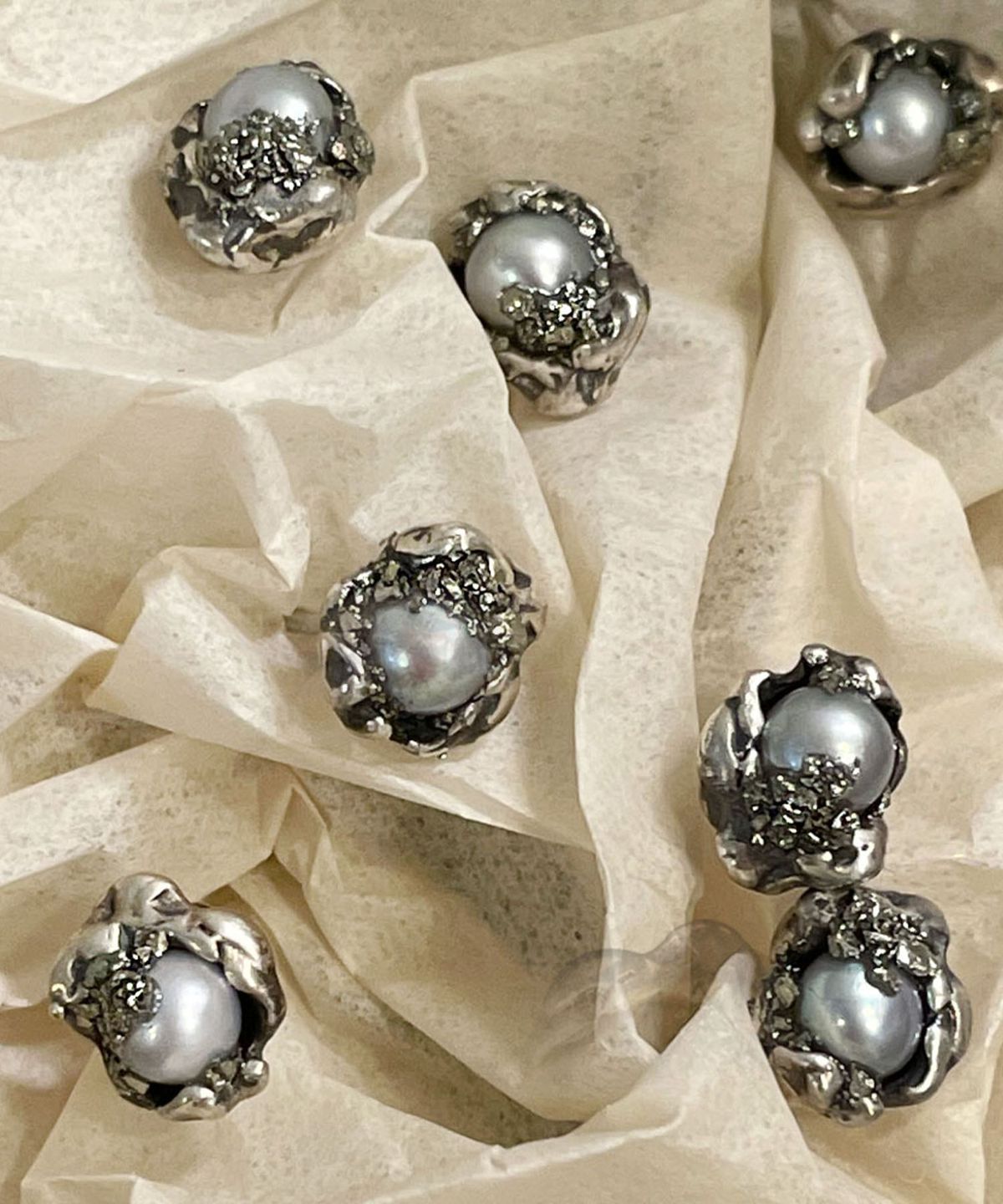 펄시(PERSY) BESTIE ANTIQUE STUD EARRING