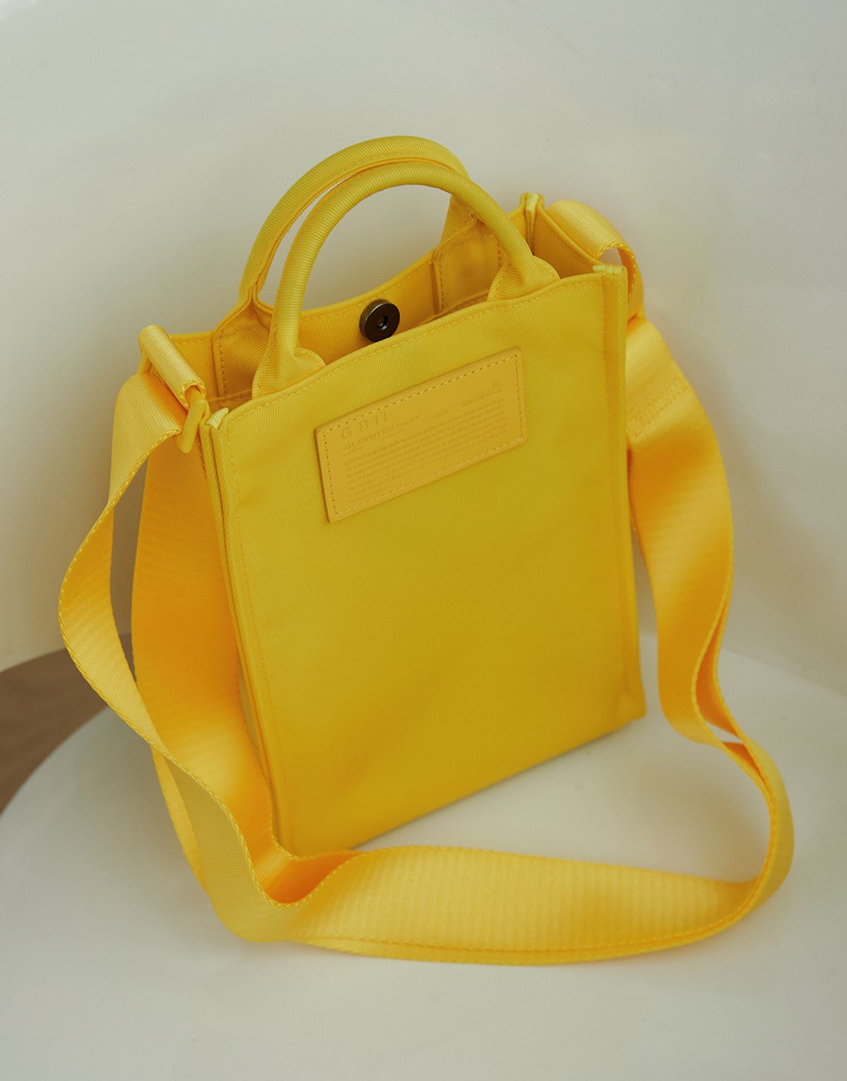 지비에이치 홈(GBH HOME) [23 SEASON COLOR] SQUARE MINI BAG kinetic yellow (스퀘어 미니 백)