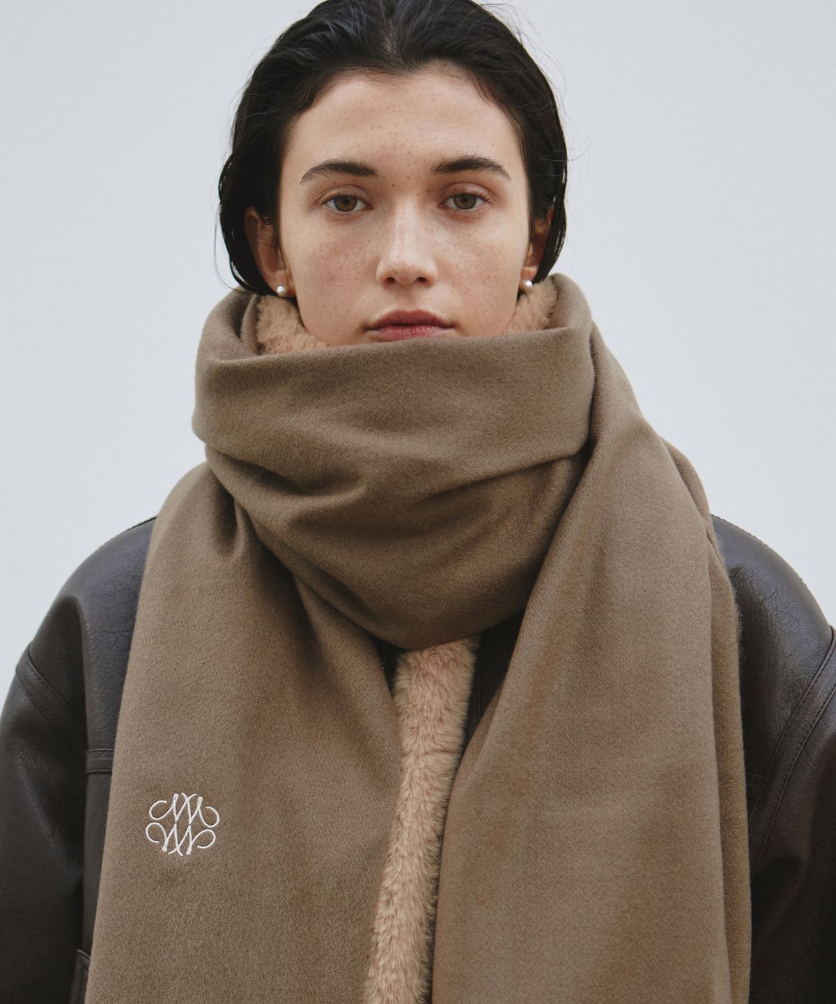 닉앤니콜(NICK&NICOLE) NICOLE PREMIUM MUFFLER_BROWN
