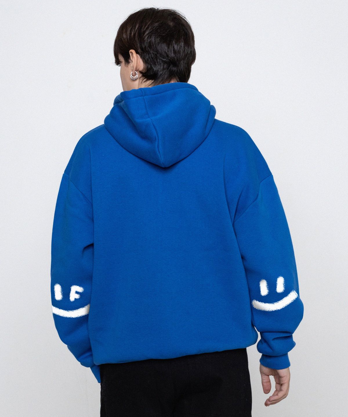 그레이버(GRAVER) [UNISEX]엘보우 스프레이 스마일드로잉 후드티_코발트블루