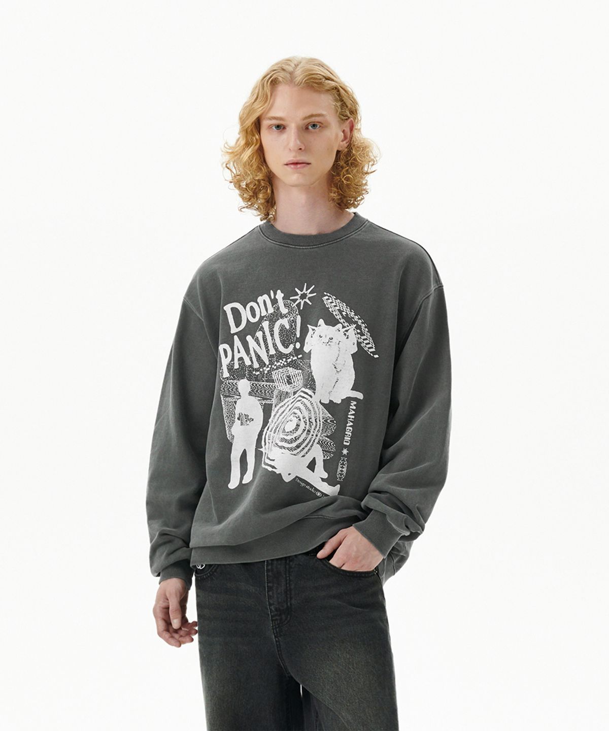 마하그리드(MAHAGRID) DON’T PANIC PIGMENT SWEATSHIRT CHARCOAL(MG2DSMM441A)