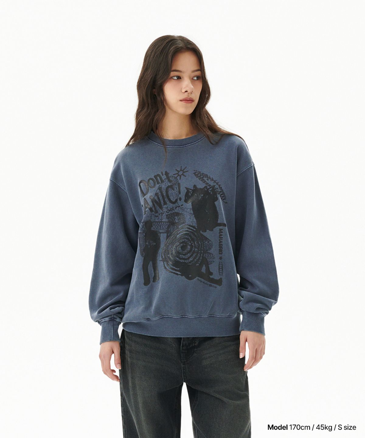 마하그리드(MAHAGRID) DON’T PANIC PIGMENT SWEATSHIRT NAVY(MG2DSMM441A)