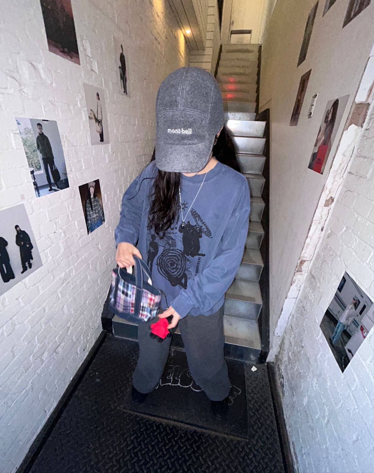 마하그리드(MAHAGRID) DON’T PANIC PIGMENT SWEATSHIRT NAVY(MG2DSMM441A)