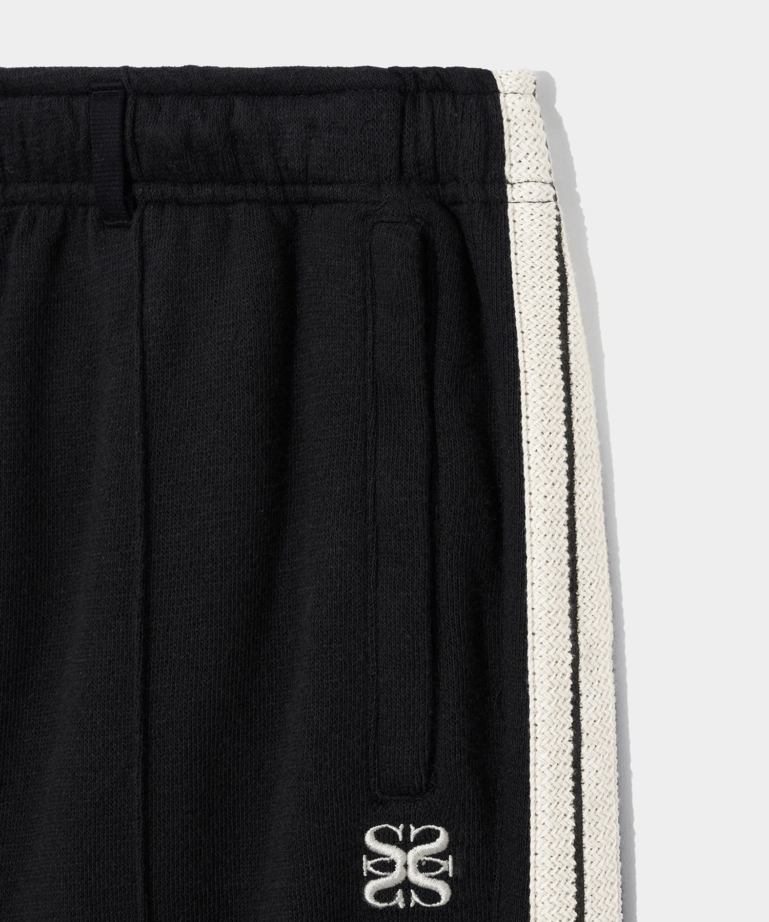 MUSINSA | SATUR Lawton All Day Track Pants Caviar Black