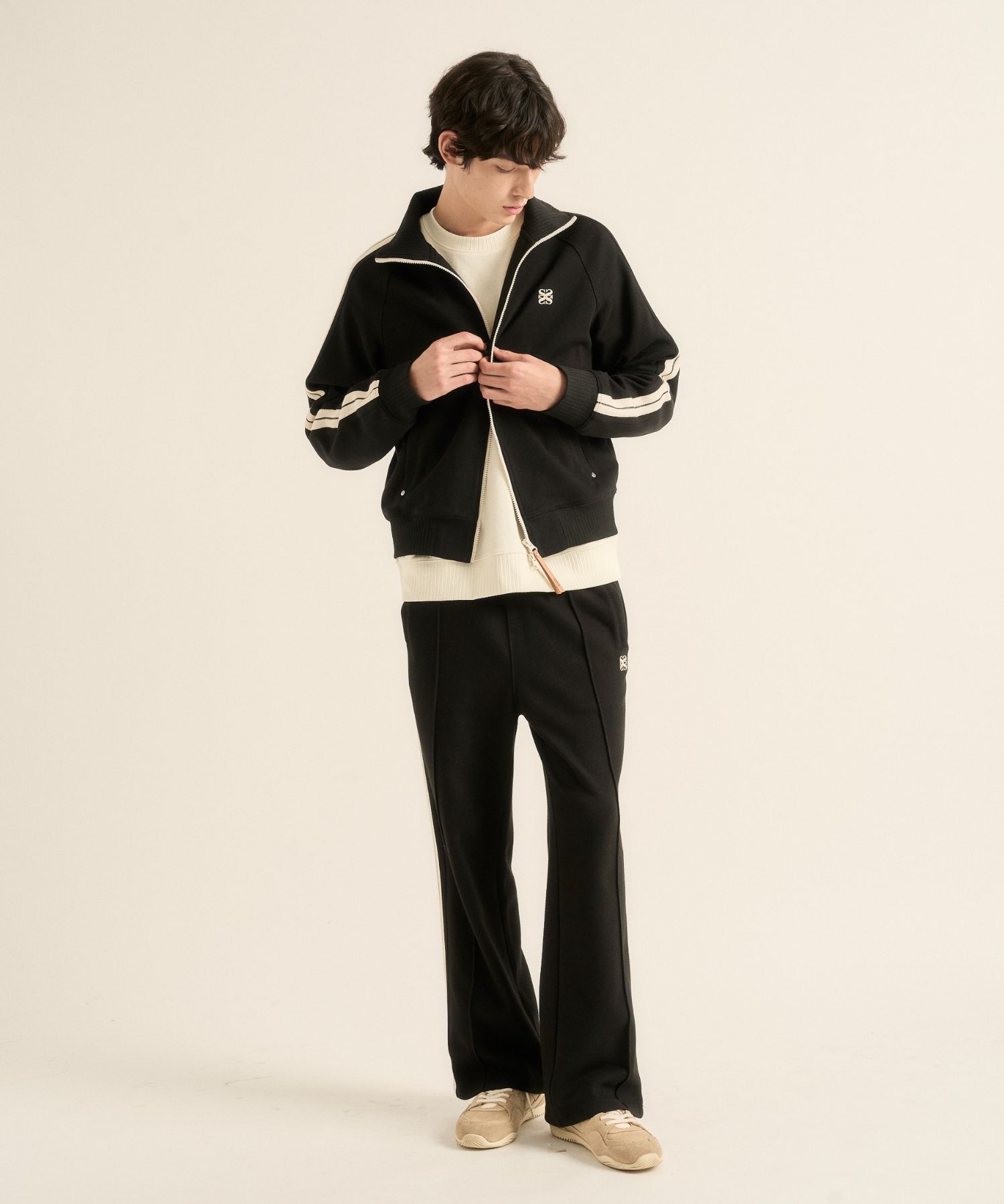 MUSINSA | SATUR Lawton All Day Track Pants Caviar Black