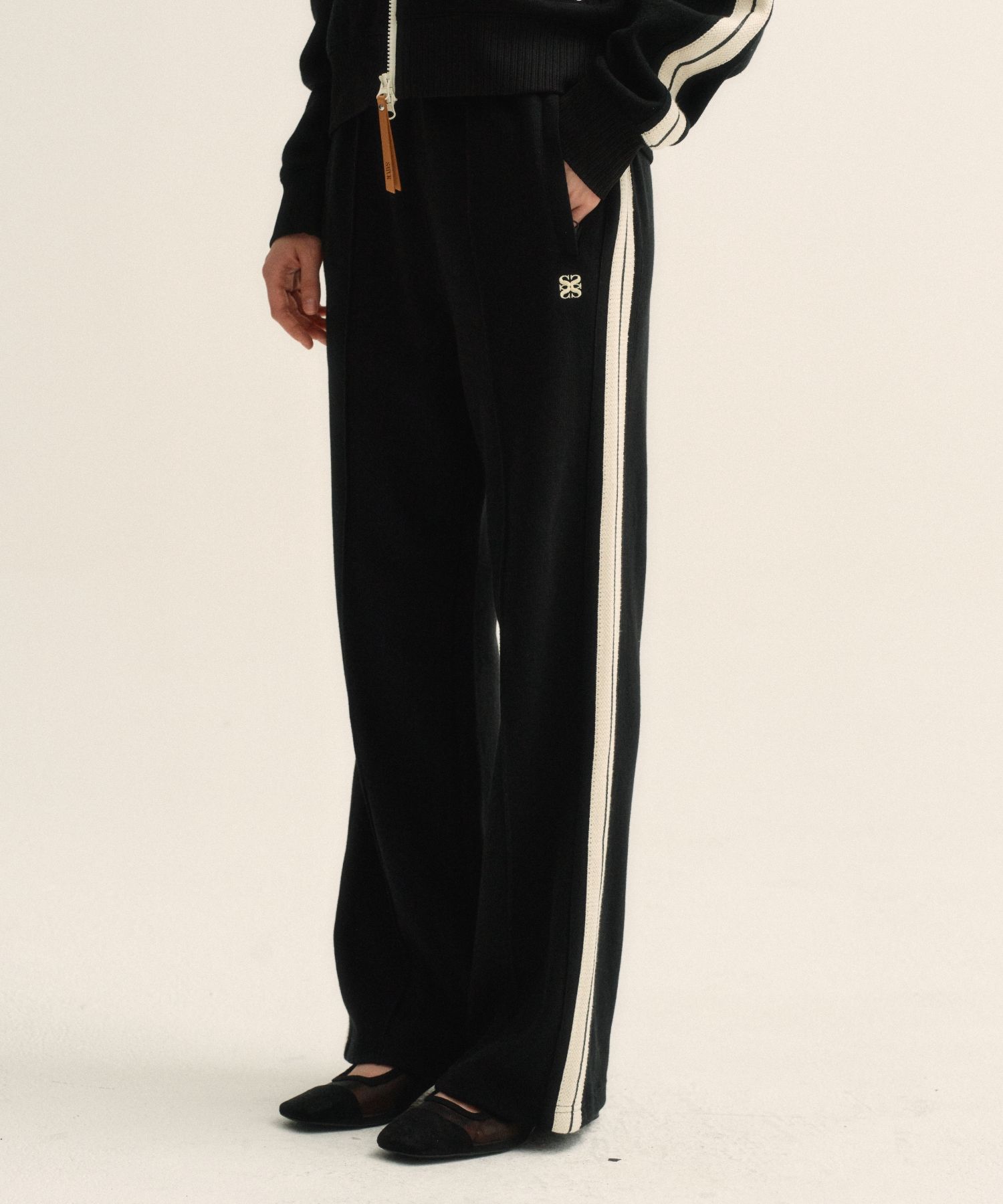 MUSINSA | SATUR Lawton All Day Track Pants Caviar Black
