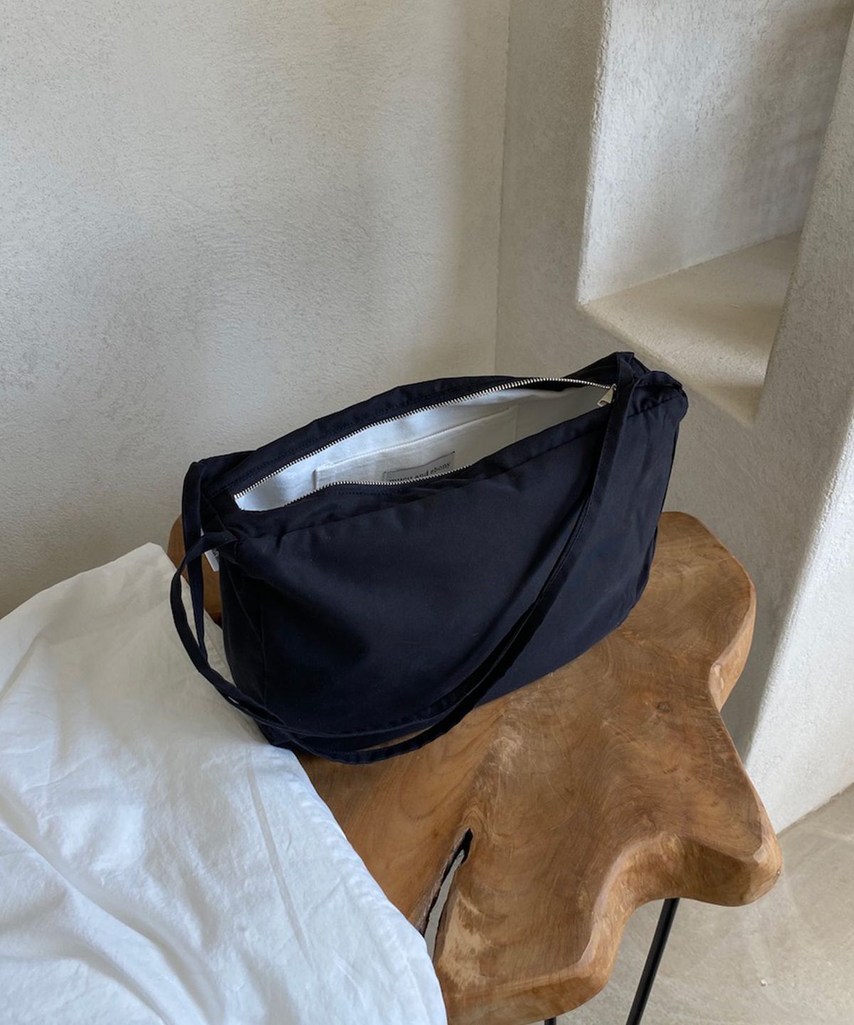 무쿠앤에보니(MUCU AND EBONY) Mellow Shoulder Bag _ Black