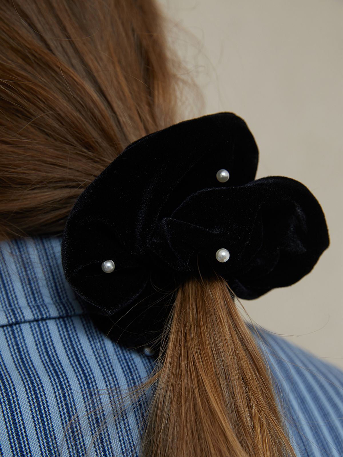 리엔느와르(leeENoir) Velvet Pearl Scrunchie