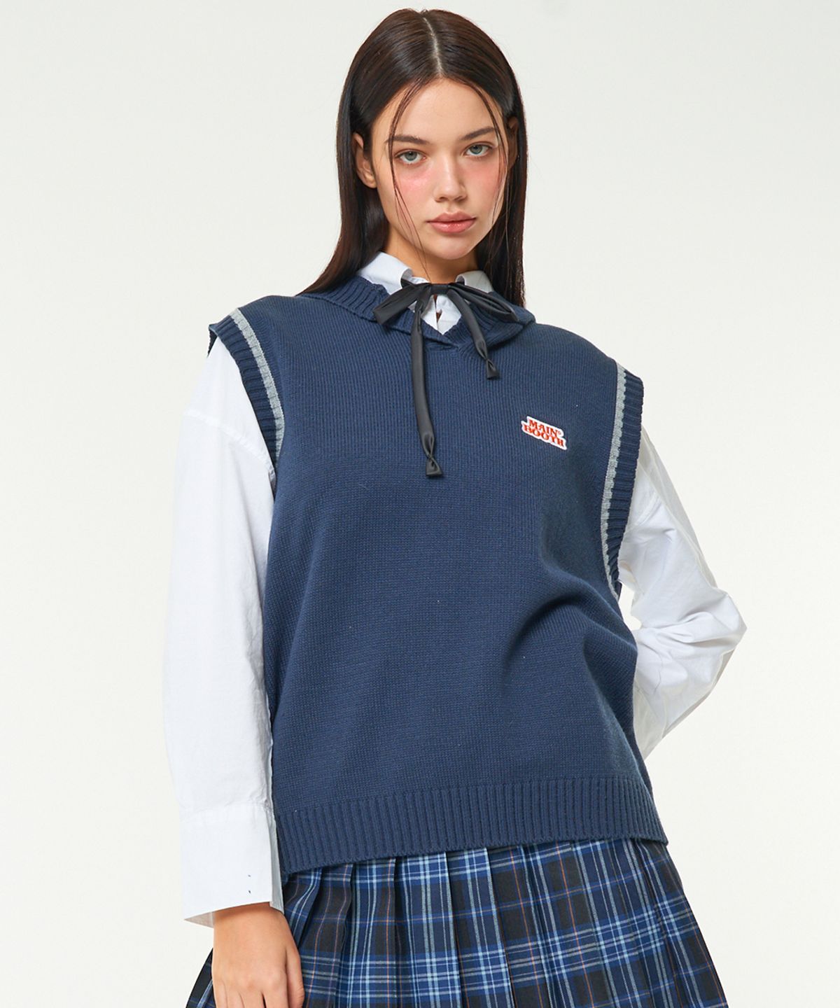 메인부스(MAINBOOTH) Original Logo Patch Knit Vest(NAVY)