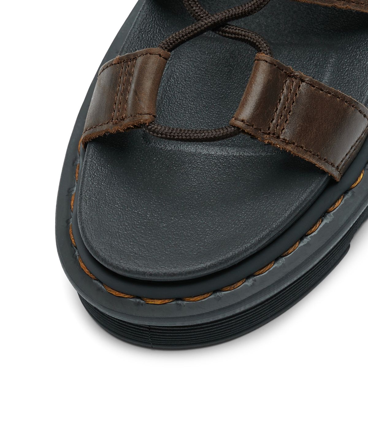 닥터마틴(DR.MARTENS) 나틸라 다크브라운 샌들 / 27297201