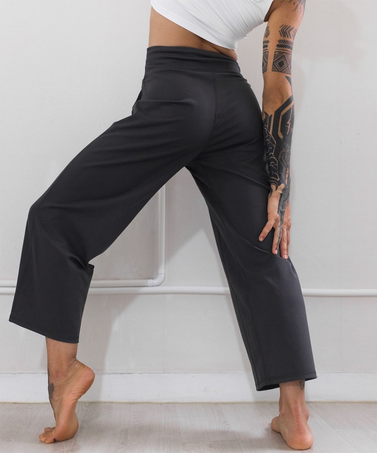 러브유어바디(LOVEYOURBODY) 드랍숄더 와이드핏 크롭탑&소프트터치 와이드핏 팬츠 세트(3 color)